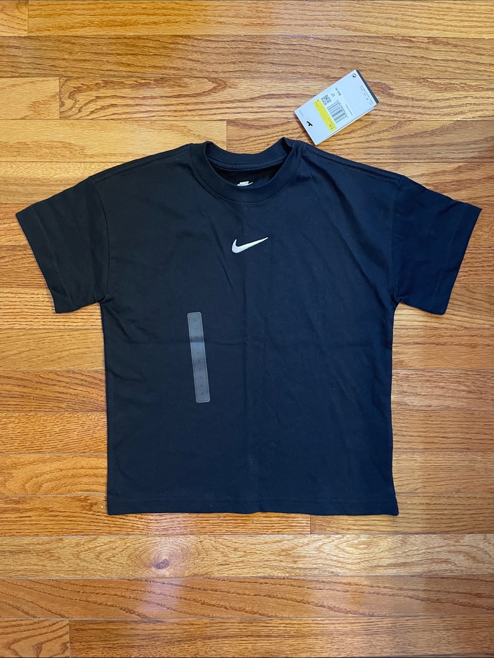 NWT Girl’s Nike Black Loose Fit Short-Sleeve Tee with White Swoosh Sz S